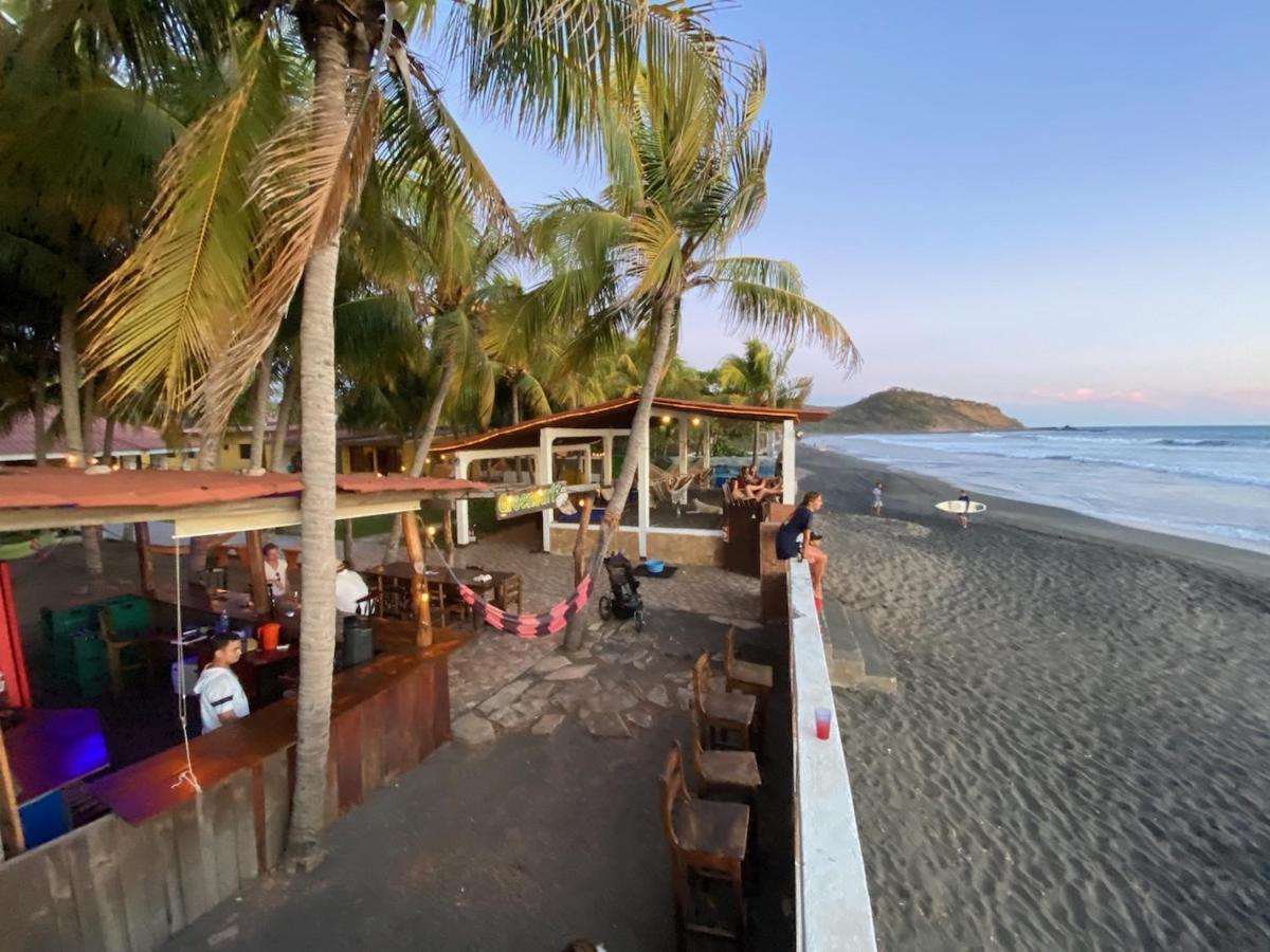 Solid Surf Camp Hostel Nicaragua Transito Buitenkant foto