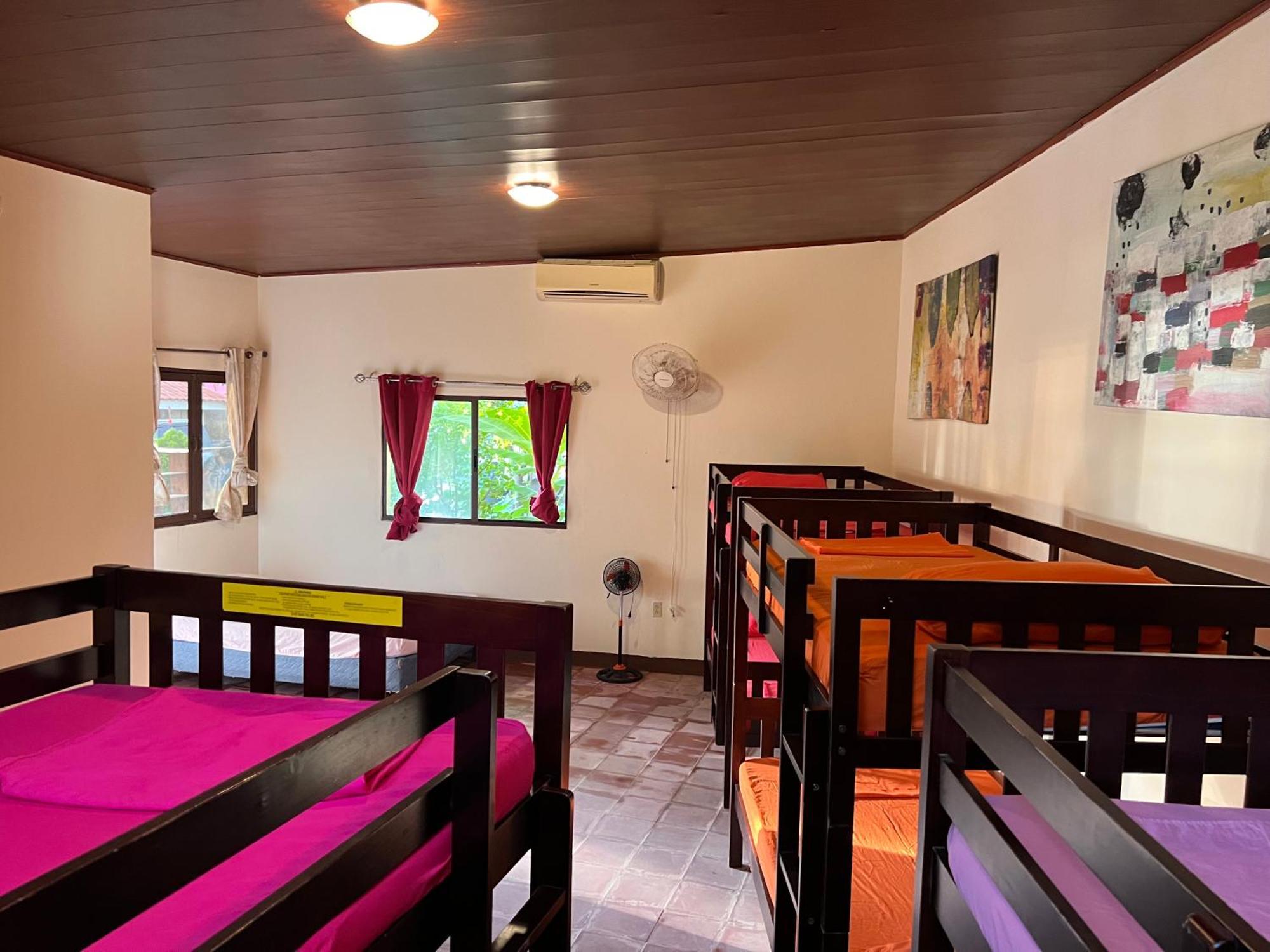 Solid Surf Camp Hostel Nicaragua Transito Buitenkant foto